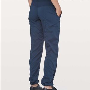 Lululemon Dance Studio pants size 4